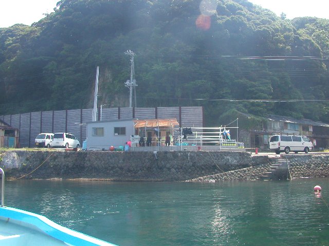 ���ɓ��E�c�q�E���X���i