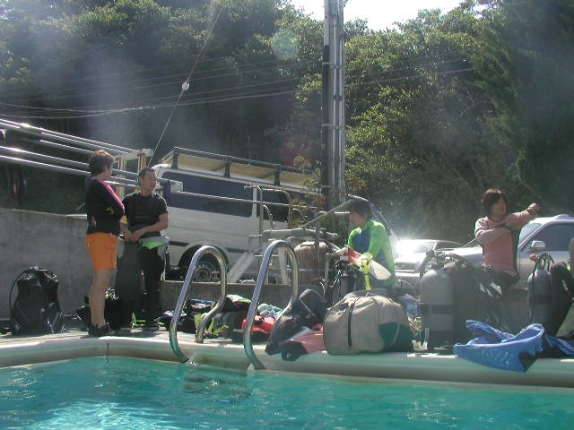 ���ɓ��E�����E�v�[���u�K���i