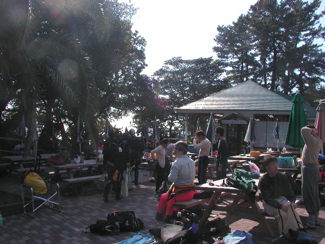 ���ɓ��E�ɓ��C�m�����̉����̗l�q