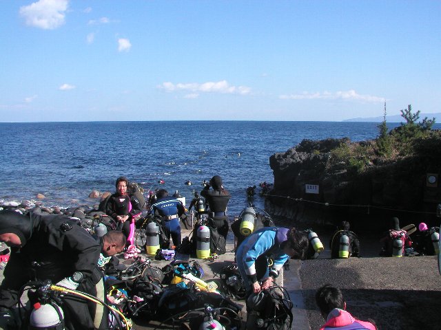 ���ɓ��E�C�m�����̃G���g���[�̗l�q