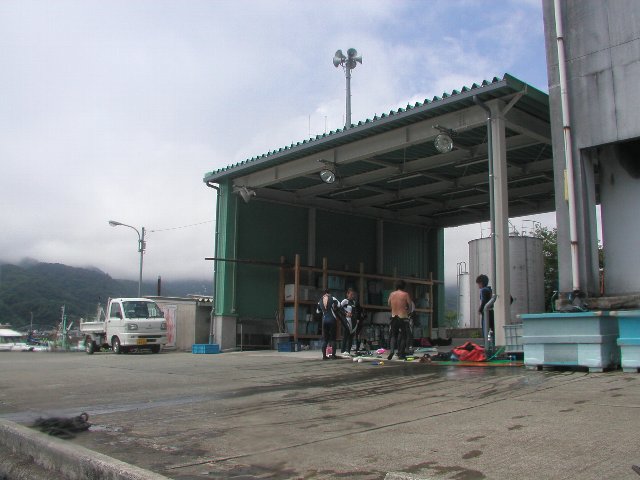 ���ɓ��E�F�����E�{�[�g�_�C�u�̗l�q